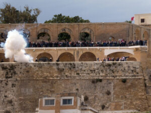 Saluting Battery