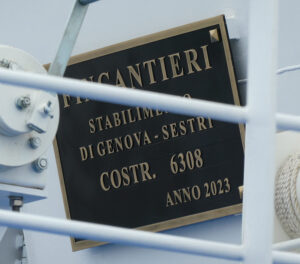 Bauschild der Werft