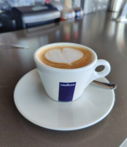 ein erster Cappuccino