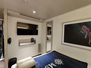 Studio Interior - 12172
