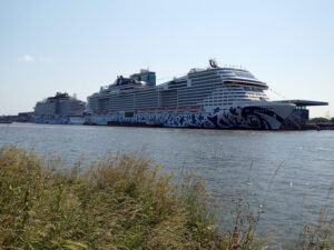 MSC Euribia und Norwegian Prima