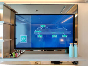 TV mit Ablage