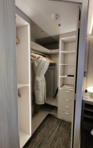 begehbarer Kleiderschrank