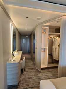 Suite 8018