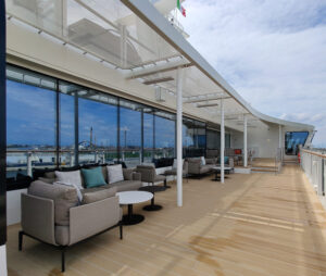 Deck 10 seitlich