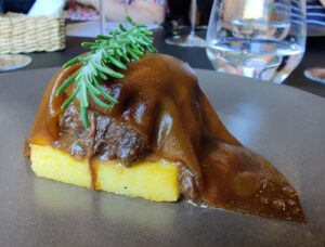 Polenta, geschmortes Kalb
