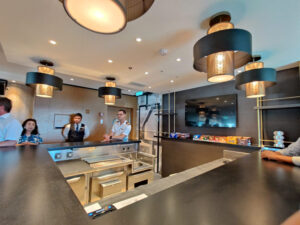 Crew Bar