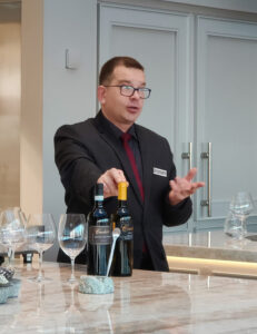 Sommelier erklärt die Weine