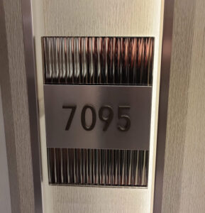 Silver Suite 7095