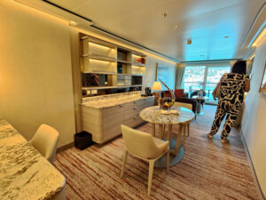 Silver Suite 7095