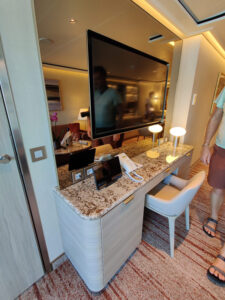 Silver Suite 7095