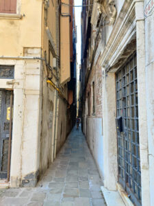 Gasse zum Vaporetti-Anleger