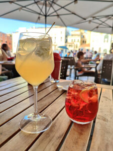 Limoncello Spritz und Negroni Sbagliato