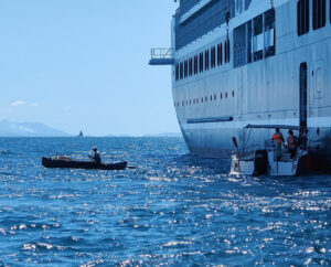 Boot 2 nimmt die Passagiere auf