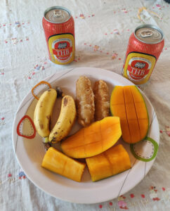 Obst und lokales Bier