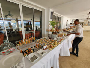 Snack im Baobab Hotel
