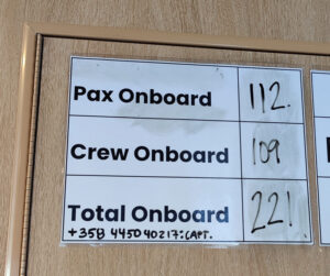 112 Passagiere / 109 Crew