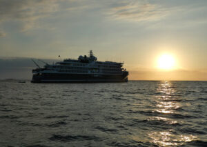 SH Diana im Sonnenuntergang