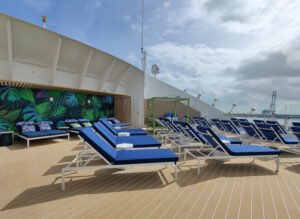 The Grove Suite Sun Deck Deck 18