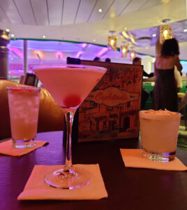 Pre Dinner Cocktail in der Schooner Bar