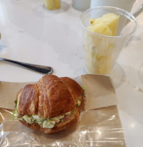 kleines Frühstück im Pearl Café