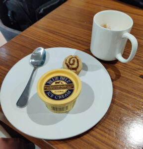 es gibt Eis
