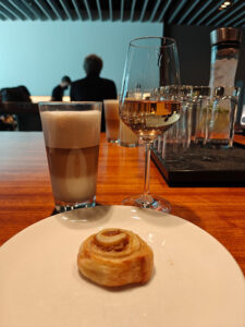 kleiner Snack in der Lounge
