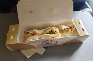 Pizza-Twist mit Pesto und Huhn