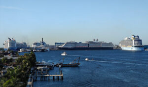 6 Schiffe in Port Everglades
