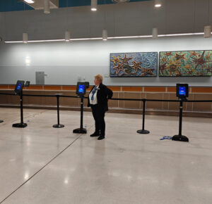 keiner am Check-in