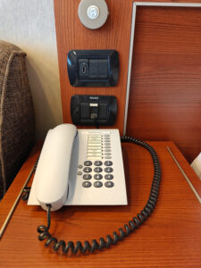 Telefon und USB-A Anschluss