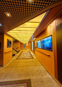 Infoscreens Deck 2