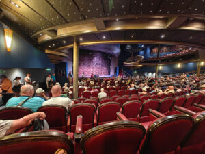 kurzes Warten im Theater