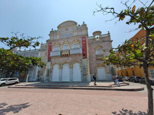 Teatro Adolfo Mejia