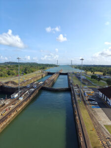 Blick zurück auf die Gatun Schleusen