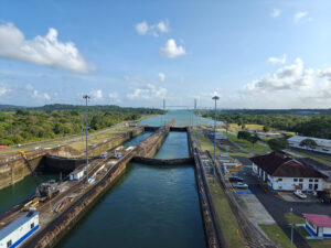 Blick zurück auf die Gatun Schleusen