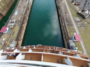 Blick zurück auf die Gatun Schleusen