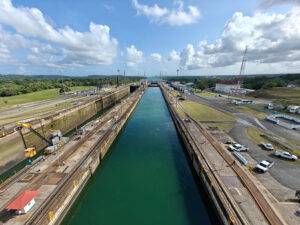 Blick zurück auf die Gatun Schleusen