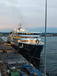 SH Diana in Puntarenas