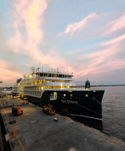 SH Diana in Puntarenas