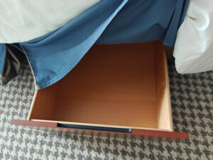 Schublade unter dem Bett