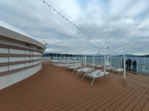 Sonnendeck Deck 9 vorne
