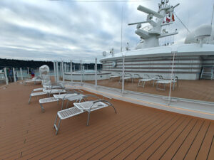 Sonnendeck Deck 9 vorne