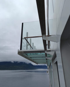 Gläserner Balkon