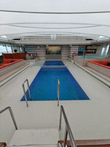 Pool mit Trenner