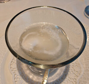 Kokosnuss-Kafirlimetten Sorbet