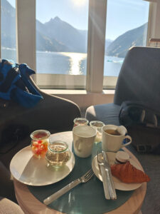 kleines Frühstück in der Observation Lounge