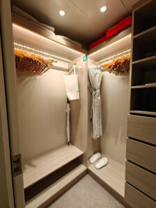 begehbarer Schrank