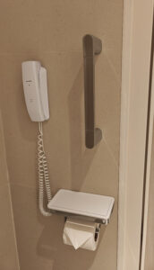 Telefon und Ablage