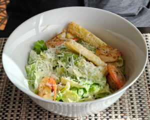 Caesars Salad mit Shrimps